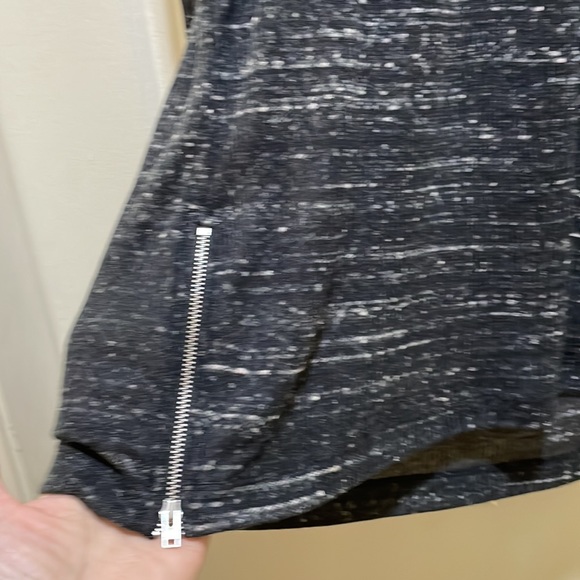 J. Lindeberg long sleeve sweater (sz XL) - Picture 3 of 9